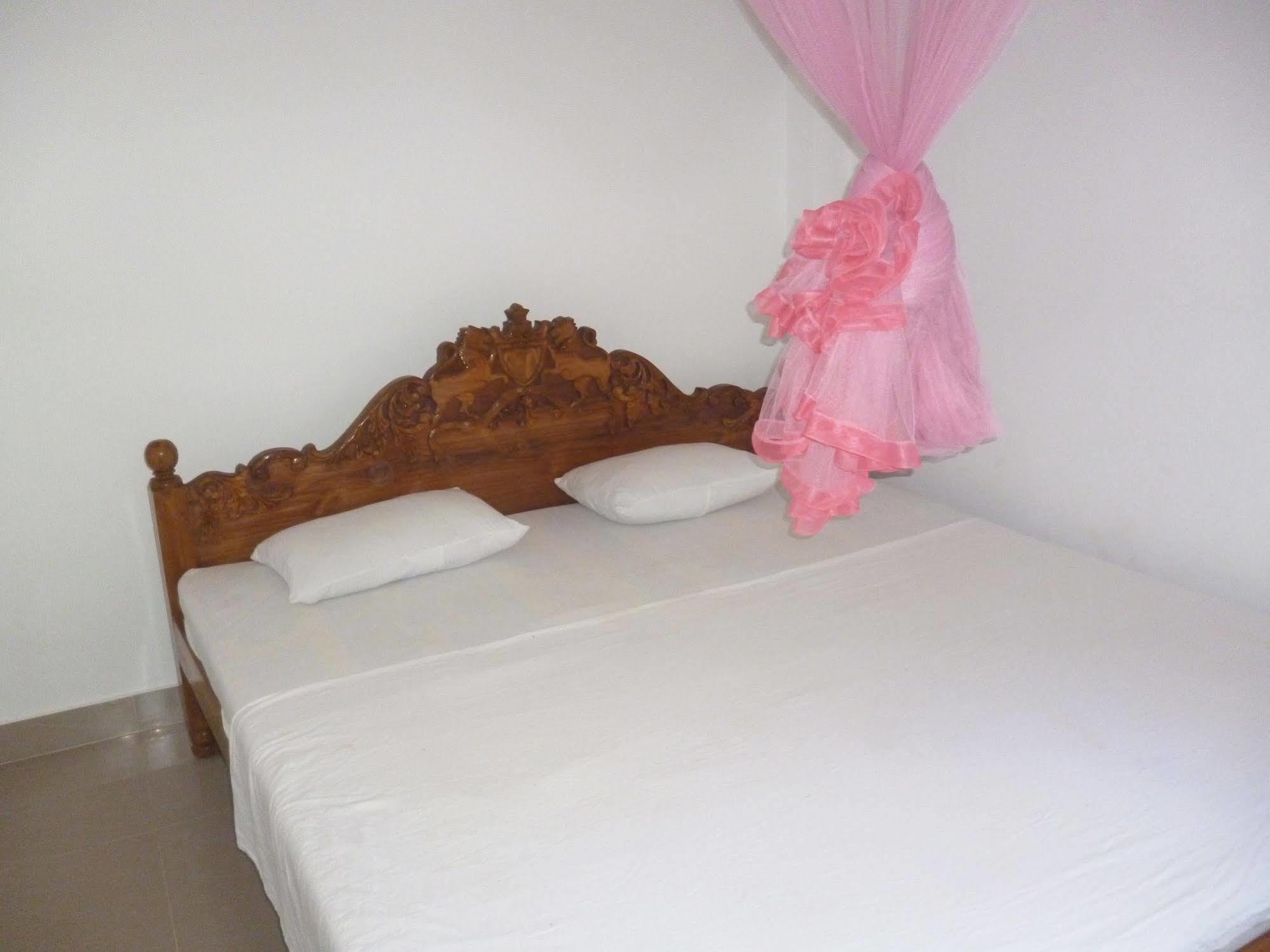 Seaview Paradise Inn Weligama Exteriör bild